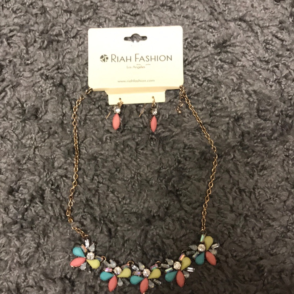 Necklace and Earring set